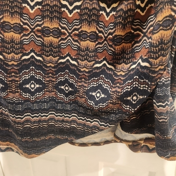 AVENUE wrap dress with tulip hem - Picture 5 of 8